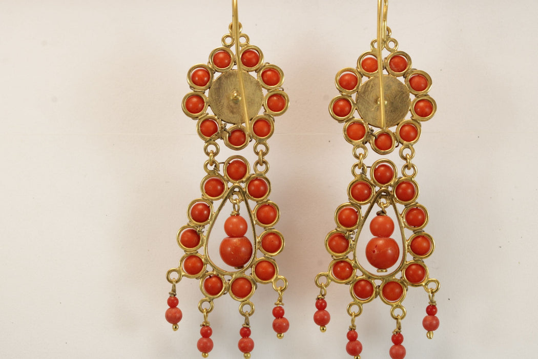 Boucles d'oreilles Boucles d'oreilles en or corail antique 58 Facettes 7590