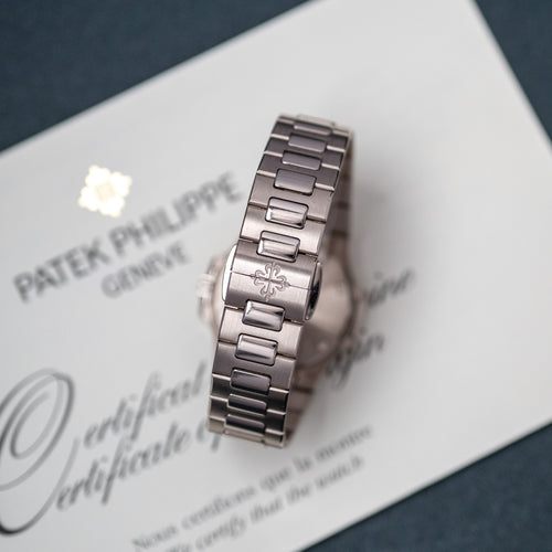 Pendentif Patek Philippe Nautilus Or Blanc 58 Facettes
