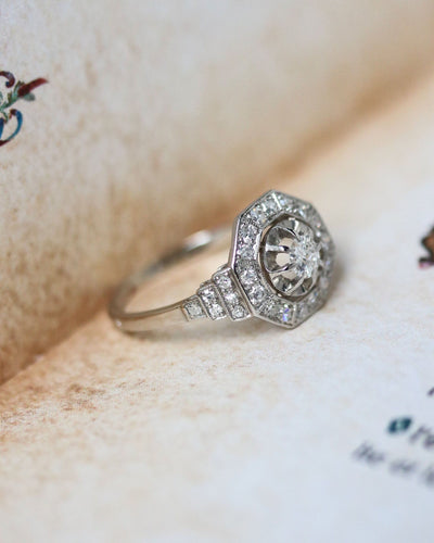 Bague 57.5 Bague Art Déco Octogonale Platine et Diamants 58 Facettes A11558