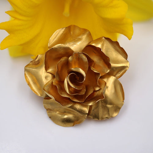 Broche Broche rose ancienne en or jaune 58 Facettes 24-056