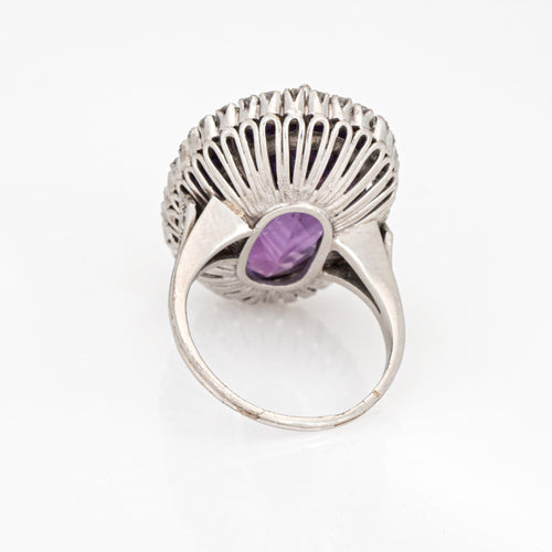 Bague Bague cocktail vintage en or blanc 18 carats, ornée d'une améthyste et de diamants, taille 5,25, style milieu du siècle. 58 Facettes G13978