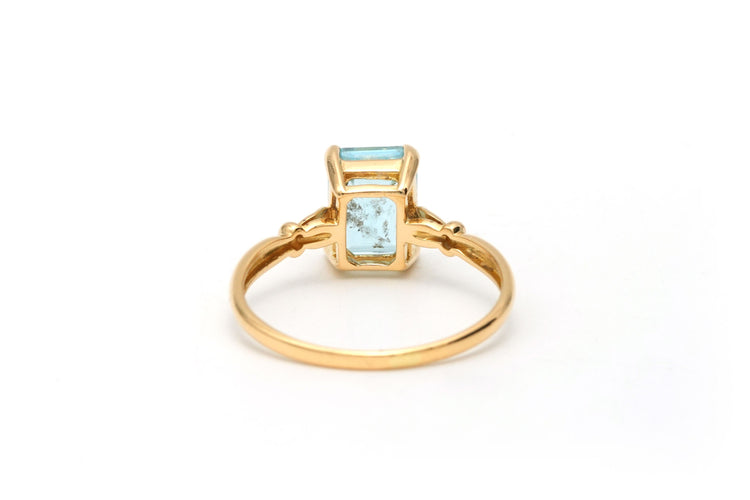 Bague 52 Bague contemporain en or jaune sertie d'une topaze 58 Facettes B566