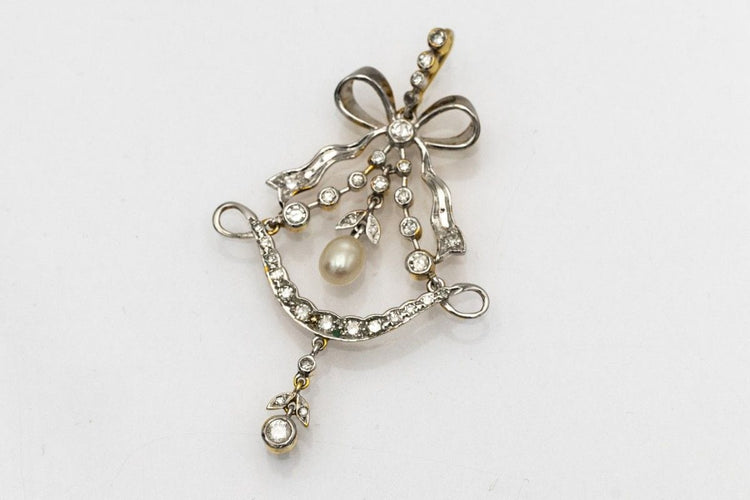 Pendentif Pendentif antique en or avec diamants et perles 58 Facettes 10231
