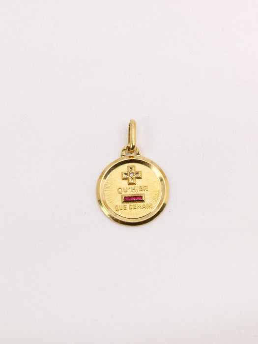 Pendentif AUGIS - Médaille amour ronde or jaune diamant rubis 58 Facettes J455