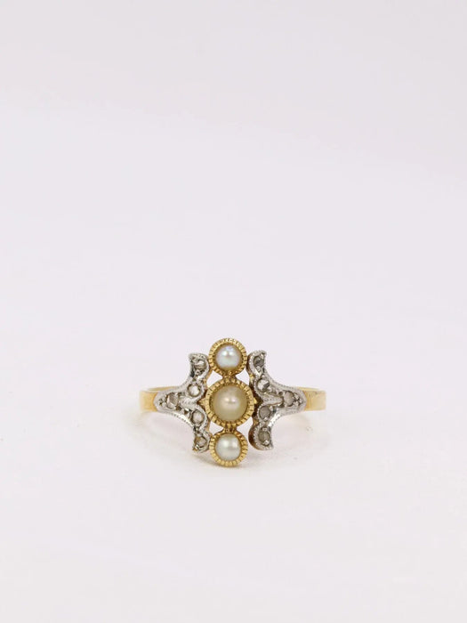 Anillo Art Nouveau con diamantes y perlas