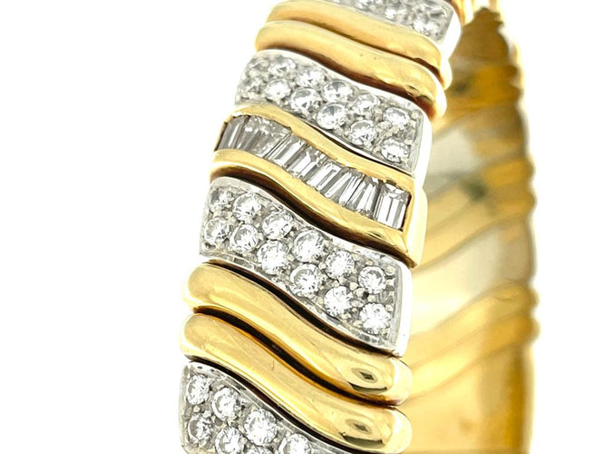 Brazalete italiano tipo mancuernas en oro amarillo y oro blanco con diamantes 