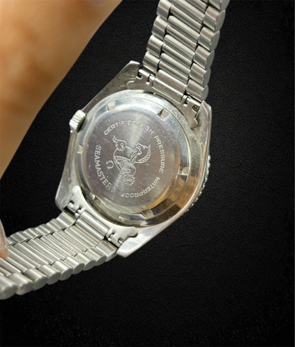 Montre Omega Seamaster 300 « grande montre de plongée triangulaire » Réf. 165.024 (1968) 58 Facettes