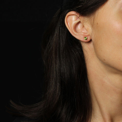 Boucles d'oreilles Puces d'oreilles péridots en or 58 Facettes CVBO26
