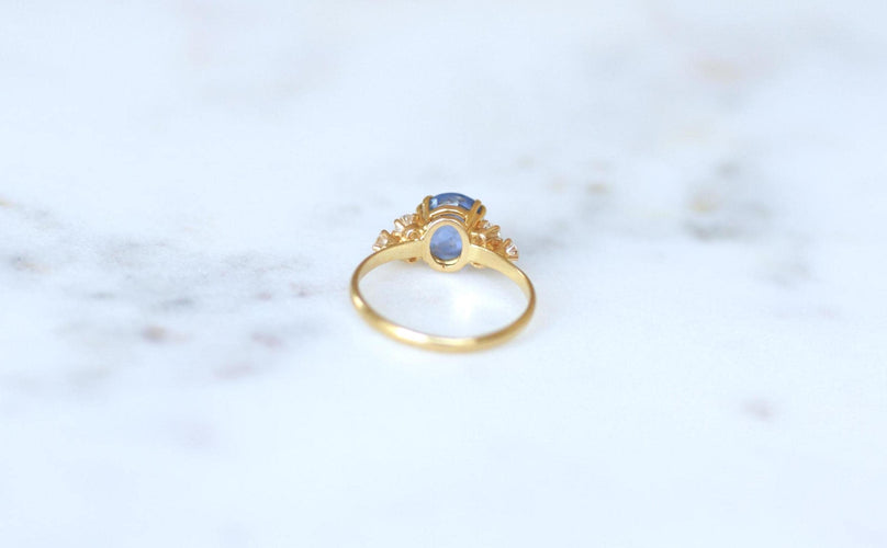 Bague 52 Bague or jaune, saphir Ceylan 1.60 Ct et diamants 58 Facettes