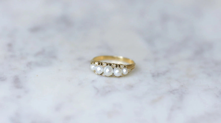 Bague 53 Bague jarretière perles et diamants 58 Facettes