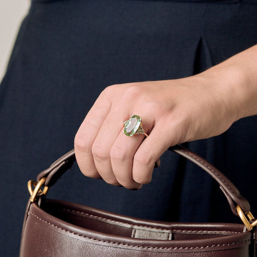 Anello oro giallo, tormalina verde e diamanti 