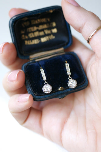 Boucles d'oreilles Dormeuses Pendantes, Diamants Coussin 1,10 Ct 58 Facettes