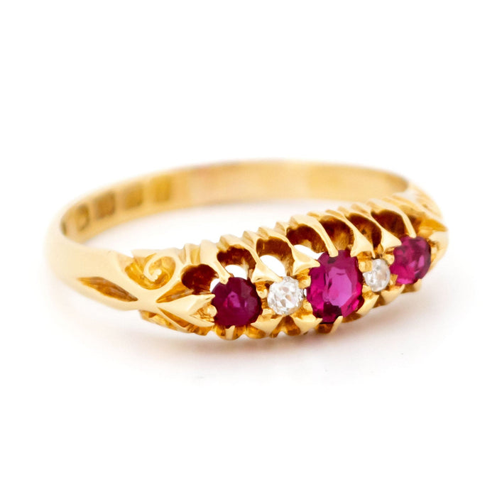 Bague 56.5 Bague en or jaune avec diamants et rubis 58 Facettes 57C9BE5897F14C72901C48AFAE0D2337