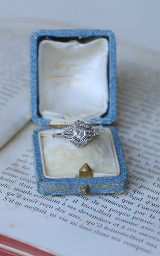 Bague 60 Bague Art Déco Hexagonale Diamants et Platine 58 Facettes