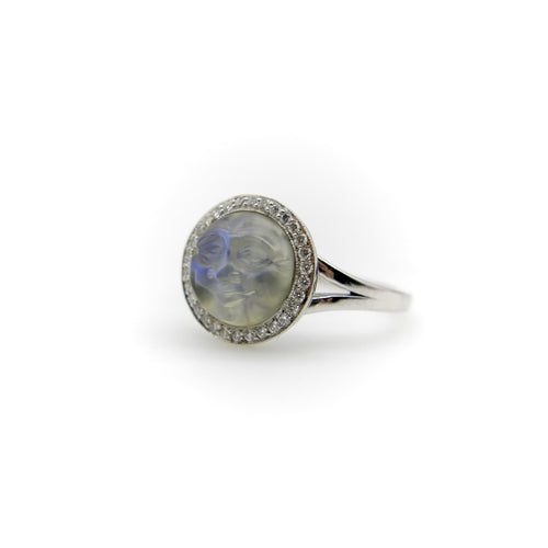 Měsíční prsten ze zlata, vyřezávaný měsíční kámen, 50. léta, s diamanty