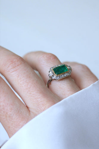 Yüzük Art Deco Kolombiya Zümrüdü 1.70 Karat ve elmaslar