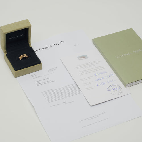 Bague 52 Van Cleef & Arpels  - Bague Perlée Signature en or jaune 58 Facettes