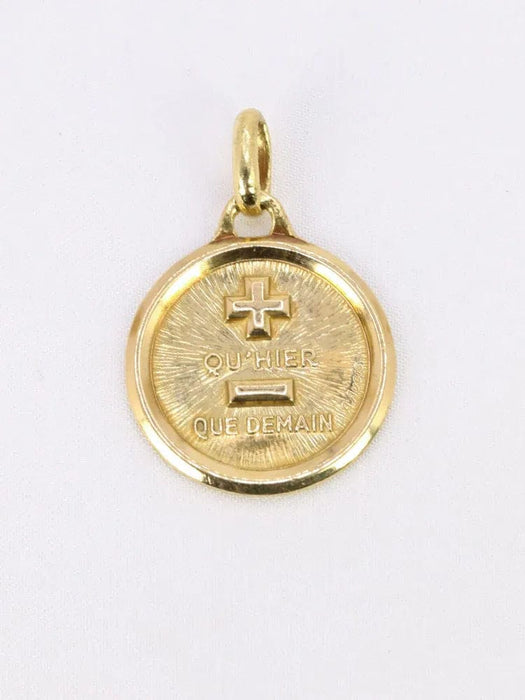 AUGIS - Médaille amour ronde Plus qu'hier moins que demain or jaune 58 Facettes J625