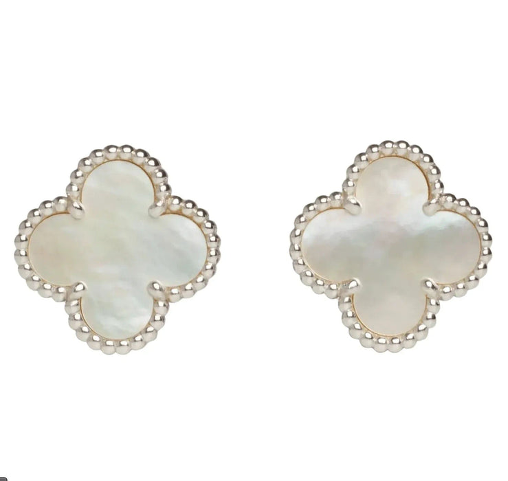 Boucles d’oreilles Van Cleef & Arpels Vintage Alhambra Nacre en or blanc 58 Facettes vca-erg-wg-va-mop