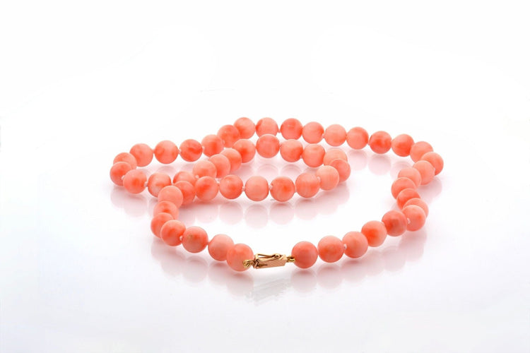 Collier Collier perles de corail et fermoir en or 58 Facettes 27382