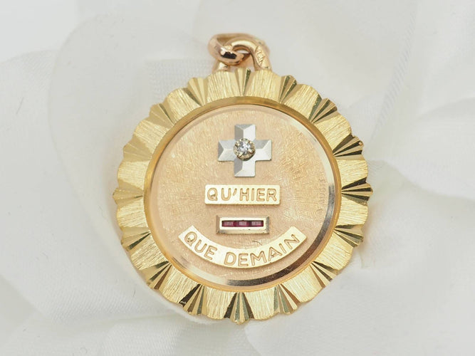 Pendentif Pendentif Augis en or jaune, rubis et diamant 58 Facettes 33187