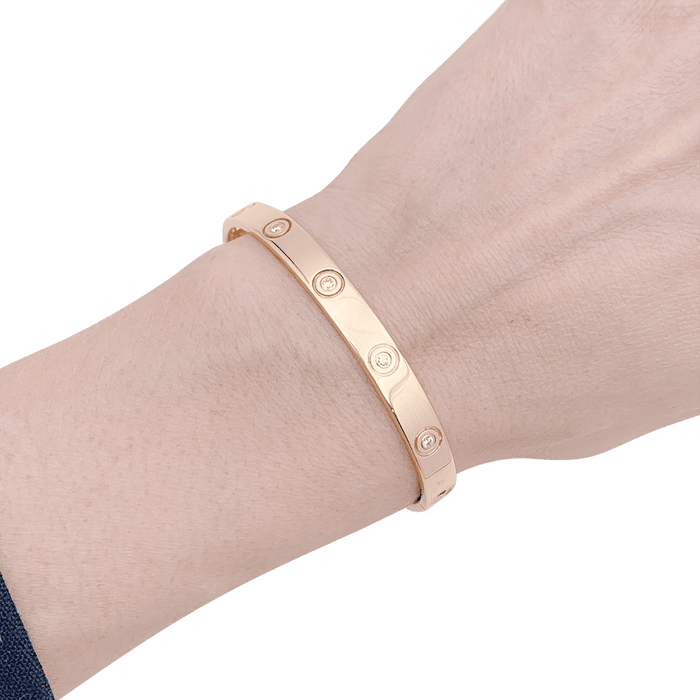 Bracelet Bracelet Cartier "Love" or jaune, diamants. 58 Facettes 34117