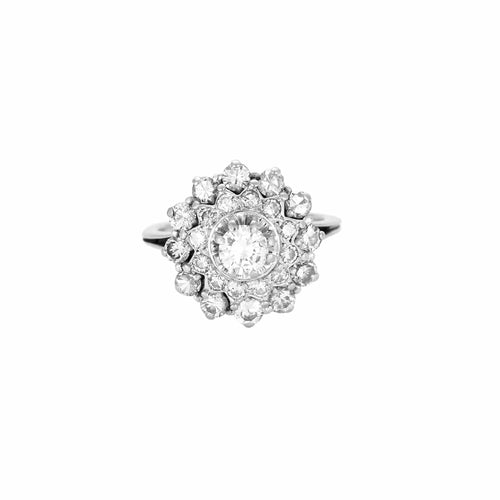Bague 53,5 Bague fleur or blanc et diamants 58 Facettes ROM11863