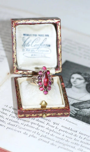 Bague 53 Bague Marquise Ancienne Or Rose et Grenats de Perpignan 58 Facettes