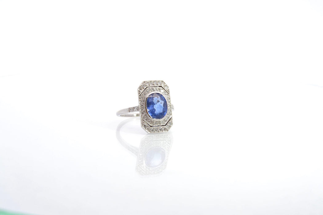Sapphire and diamond ring in platinum