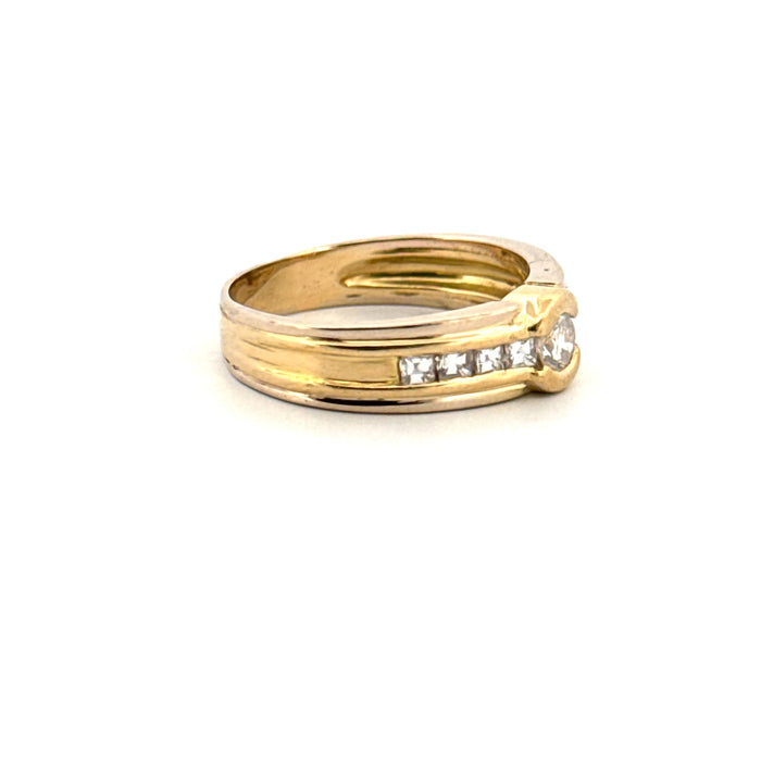 Solitaire yellow gold and diamonds