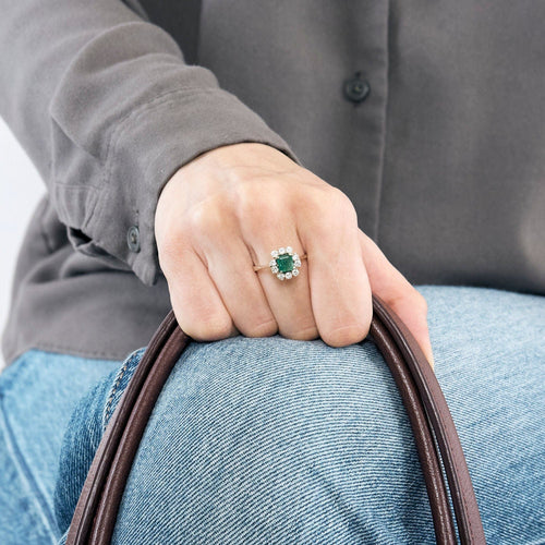 Bague 57 Bague Marguerite or gris, émeraude et diamants 58 Facettes CAN1063