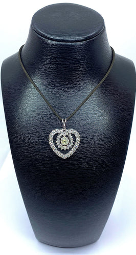 Pendentif Pendentif coeur en or blanc 18 carats et diamants 58 Facettes AB438