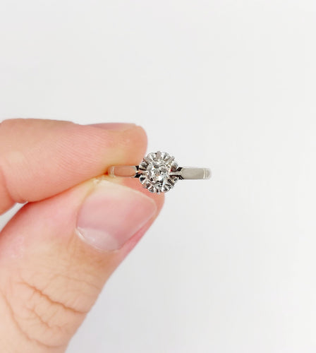 Bague 53.5 Bague solitaire Art Déco or blanc diamant taille ancienne 0.35 carat 58 Facettes A06275
