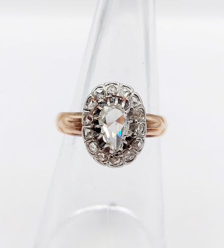 Prsten Sedmikráska viktoriánský růžové zlato 18k hruškový diamant 0,60 karátu (kolem roku 1880) 