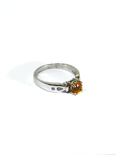 Bague 57 Bague en Or Blanc, Diamants et Citrine 58 Facettes