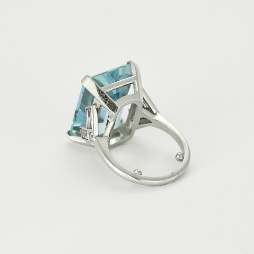 Bague 47 Bague en Or blanc 18k Aquamarine 58 Facettes CAS0171