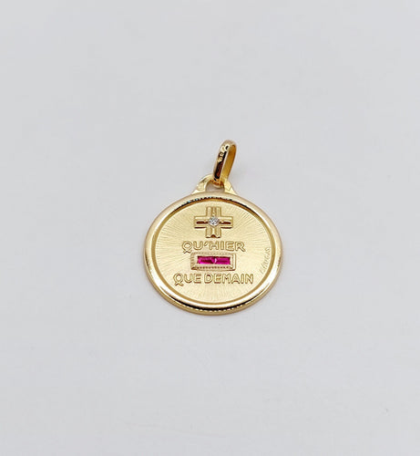 Pendentif AUGIS - Pendentif médaille d'amour or  "+ qu'hier - que demain"  - L'Essentielle 58 Facettes J4991X0000