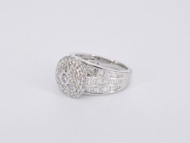 Bague 54 Bague entourage en or blanc avec diamants 58 Facettes 2041