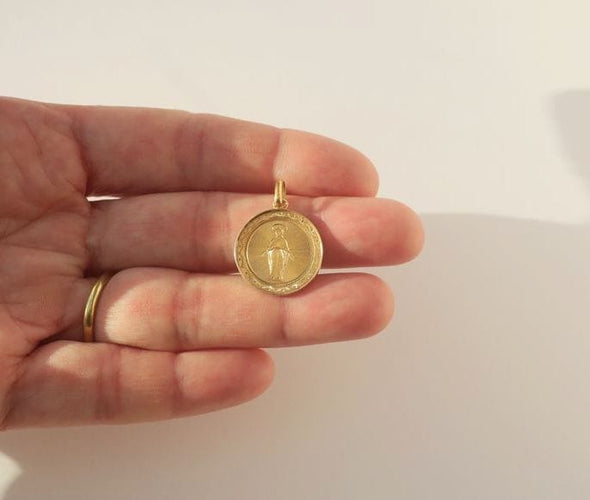 Médaille pendentif Vierge Miraculeuse ancienne en or rose 18 carats