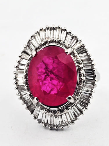 Bague 62 Bague en or blanc avec rubis et diamants 58 Facettes