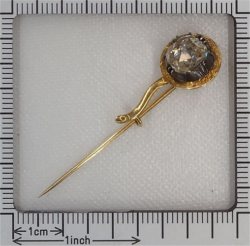 Ein Einblick in das Jahr 1780: Gold- und Diamantbrosche im Rokoko-Stil 