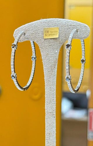 Boucles d'oreilles Créoles en or blanc 18 carats et diamants 58 Facettes