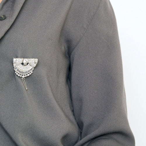 Broche Broche Art déco en or blanc et diamants 58 Facettes 250375
