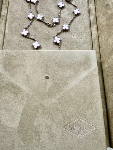 Collier Sautoir Van Cleef et Arpels Alhambra or blanc 750 et nacre 58 Facettes 1225