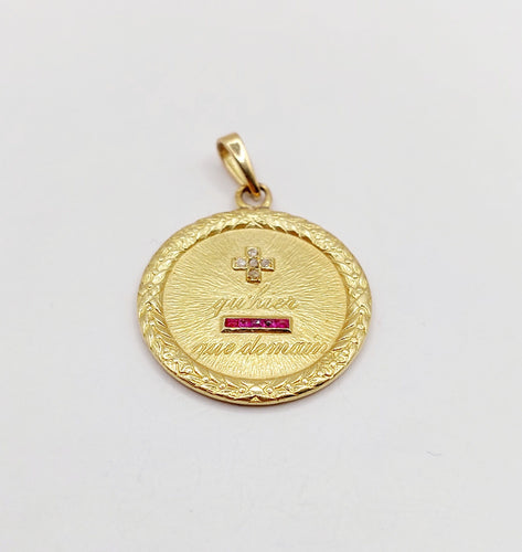 Pendentif Augis - Pendentif médaille d'amour 23 mm en or 18k, diamant et rubis 58 Facettes A06356