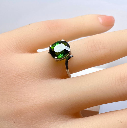 Bague 49 Bague en or blanc et tourmaline verte 58 Facettes AB614