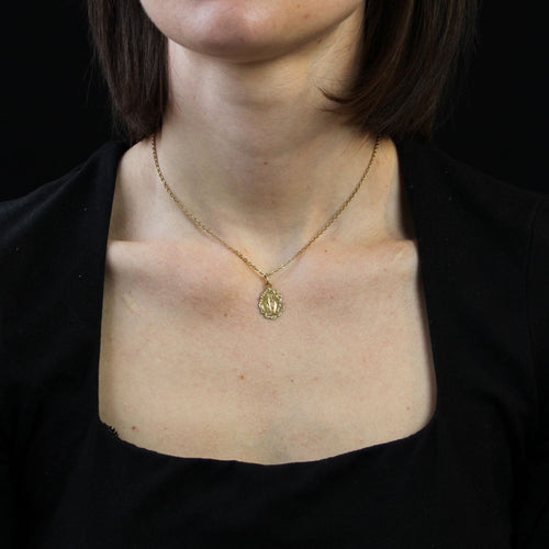 Pendentif Médaille ancienne or rose  polylobée ciselée Vierge miraculeuse 58 Facettes CVP118