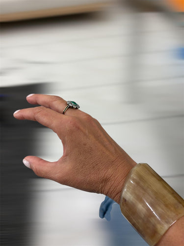 Bague 54 Bague en or/argent avec diamants et émeraude 58 Facettes