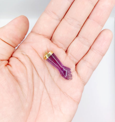 Pendentif Pendentif vintage or jaune main de figa gravé en améthyste 58 Facettes A05460