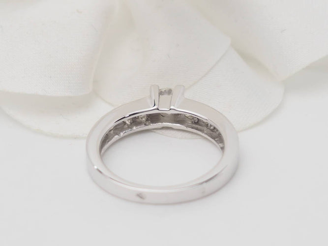 Bague 51 Bague solitaire en or blanc et diamant de 0,28 ct 58 Facettes F4581